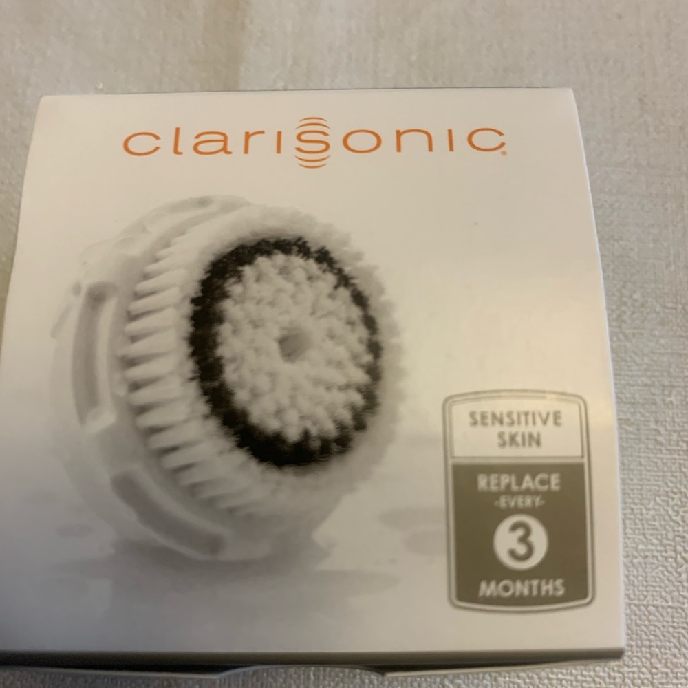 Brand new Clarisonic replacement brush head - sensitive.